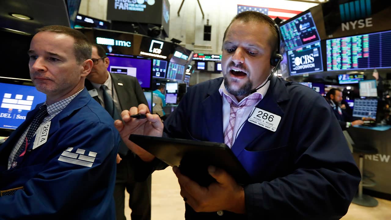 Photo of traders at the stock market
